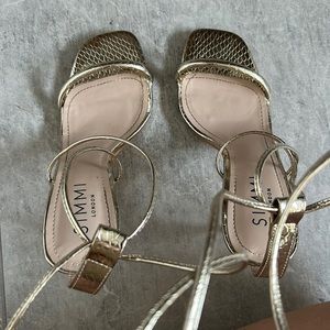 Fancy heels, gold, great for hoco, prom, or weddings!